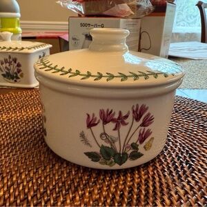 Portmeirion Botanic Garden Covered Casserole Dish – Cyclamen Floral